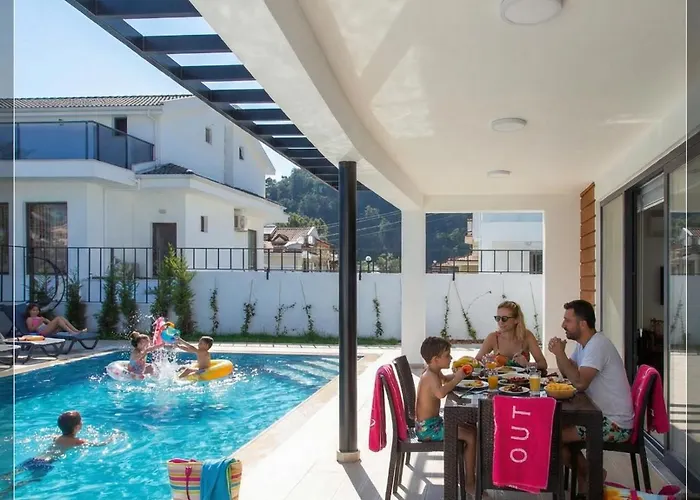 Berzan 4 Bedroom Private In Ovacik Vila